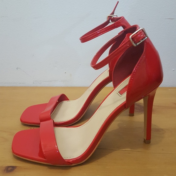 Shoes - Picture 3 of 4